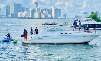 40' Sea Ray Yacht in Miami