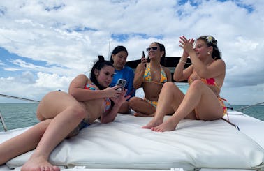 Bayliner 37ft Yacht Charter for up to 12 people! Go Big in Miami !!!