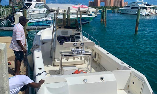 28' Boston Whaler Outrage Fish, Snorkel, Swim with Turtles or Pigs. Island hop up to 12 People