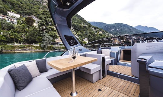 2018 Cranchi Z35 Luxury Yacht Cruise in Castellammare di Stabia