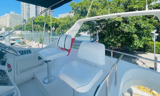 Le flybridge Carver 38SS « Soul Seeker » de 38 pieds à explorer à Miami Beach