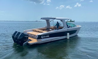 "Splendido IV" Aviara AV36 Luxury Cruising Around Tampa Bay