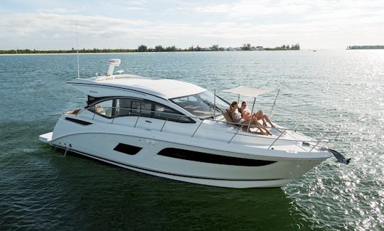 Alquiler de yate de lujo «Soni» Sea Ray Sundancer de 40 pies en Miami Beach