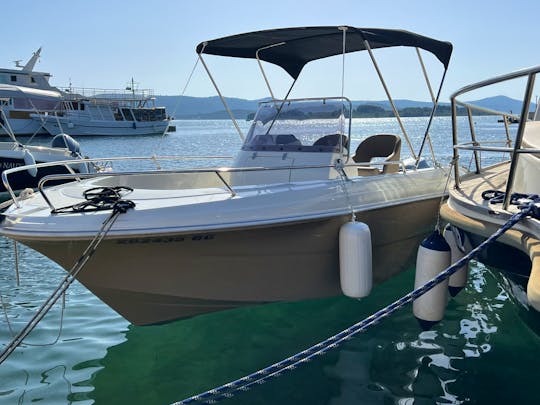 Rent the Atlantic Marine 530 in Turanj! No License? Skilled Captain Available!