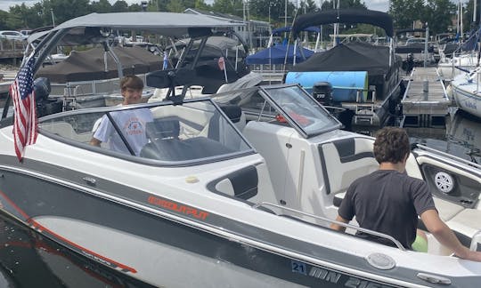 24 Ft Yamaha Jet Boat on White Bear Lake-Captain provided!