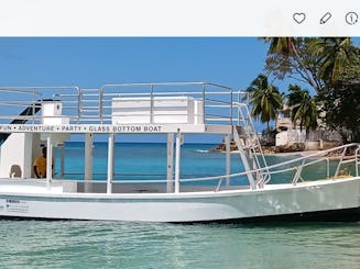 Fondo de cristal/barco de fiesta en Bridgetown, Barbados