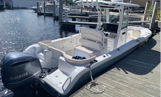 2020 Sea Hunt Ultra 25ft Center Console for Charter in Holiday