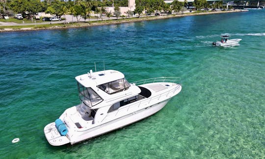 ENJOY MIAMI with this BEAUTIFUL 52' YACHT - 1 HOUR EXTRA FOR FREE