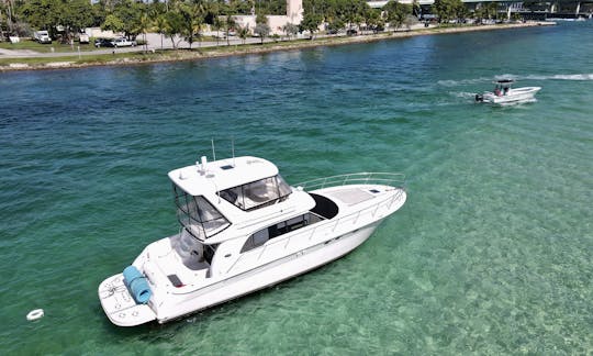 52' LUXURY YACHT RENTAL FOR PARTY IN MIAMI, GREAT LOCATION, NO HIDDEN FEES