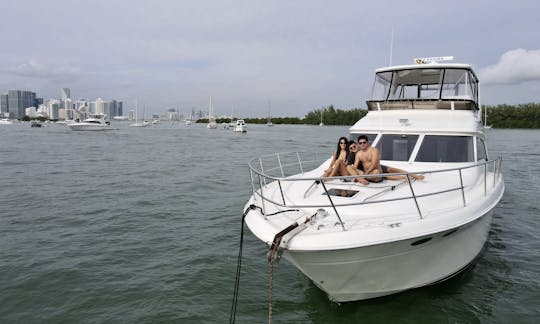 52' LUXURY YACHT RENTAL FOR PARTY IN MIAMI, GREAT LOCATION, NO HIDDEN FEES