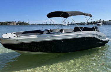 Private Boat Rental or Tour on Miami Beach, Captain & Champagne *1 HOUR EXTRA FOR FREE*