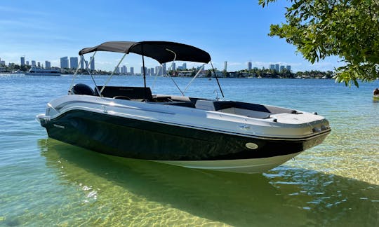 Private Boat Rental or Tour on Miami Beach, Captain & Champagne *1 HOUR EXTRA FOR FREE*