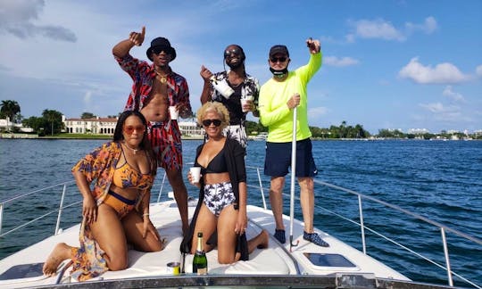 45' Luxury Yacht Party Tour, enjoy Miami in Yacht Rental W/Captain No Hidden Fee