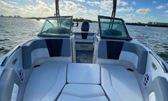 23' Chaparral boat charter 30 MIN FREE for 2,4,6 or 8hr Trips in Miami