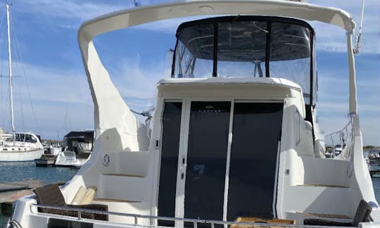 Relax And Enjoy This Beautiful Carver Yacht