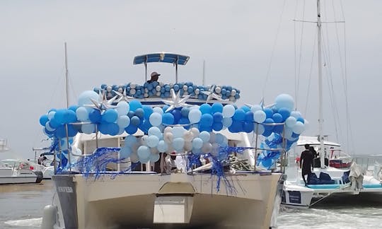 Especialista en despedidas de soltero y cumpleaños en catamarán DOLLY