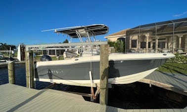 Console centrale Robalo R200 21' livrée à votre station d'accueil 150HP