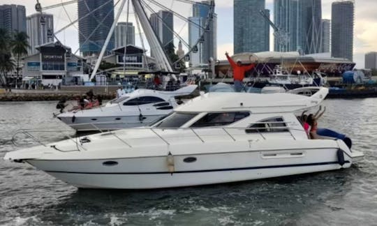Cranchi 40' Motor Yacht for Daily Fun on The Water in Miami