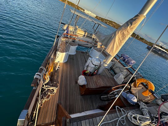 Charmant yacht en bois à louer avec skipper Îles Canaries — Basé à Tenerife