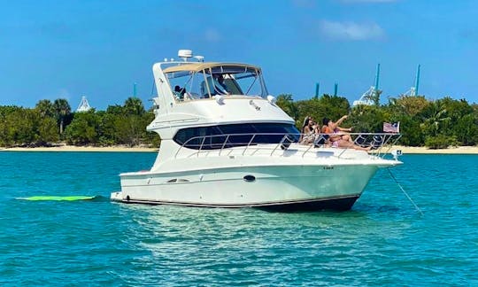 ''Lady G'' Silverton Convertible Motor Yacht Rental in Miami, Florida