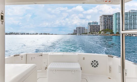 Location de yacht à moteur convertible « Lady G » Silverton à Miami, en Floride