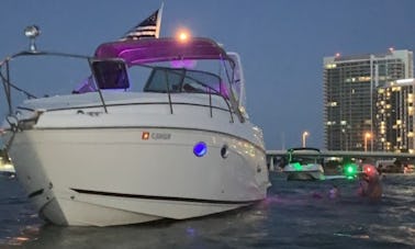 ''Valhalla'' Rinker 270 Fiesta Vee Motor Yacht Rental in Miami, Florida