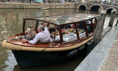 Aluguel de barco particular em Amsterdã com capitão e bar!