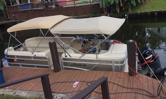 24ft Sweetwater Godfrey Pontoon in Fort Lauderdale