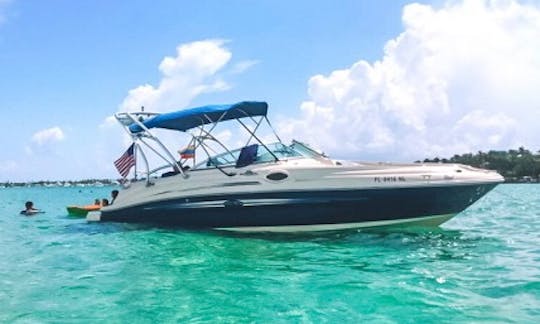 "La Munuca" Sea Ray Sundeck 240