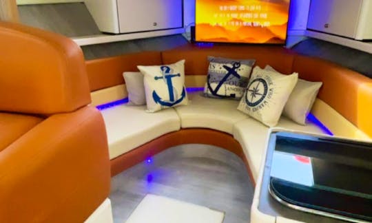 Motor Yacht for up to 10 people in Miami