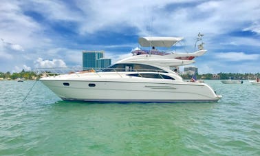 Princes Yacht de 45 pieds pouvant accueillir jusqu'à 10 personnes à Miami