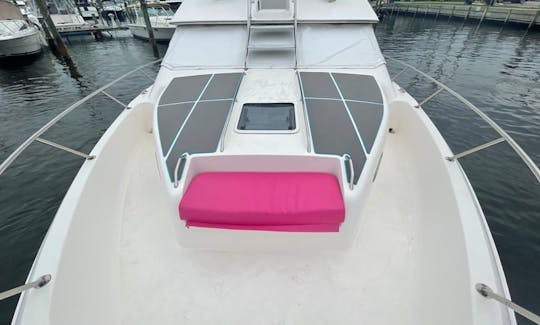 ''High Heels'' Sea Ray 440 eb Motor Yacht Rental in Merritt Island, Florida