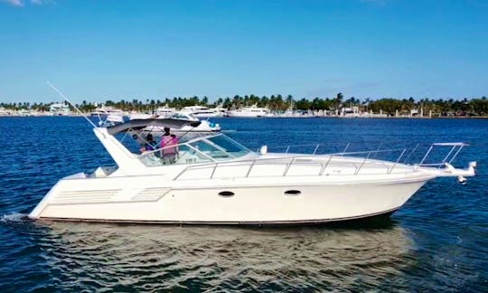45' Tiara Express Yacht for up to 12 people ideal for entertaining Charter in Miami