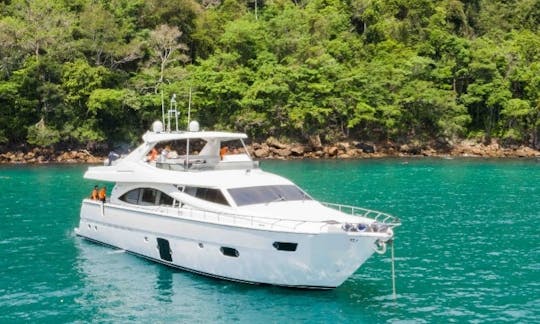 83ft Príncipe Ferretti Power Mega Yacht Rental in Angra dos Reis, Rio de Janeiro