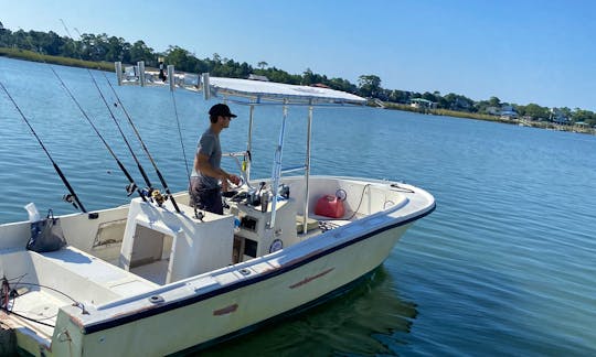 22' Mako Center Console for Fishing and Day Trips in Folly Beach