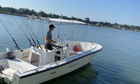 Console Mako Center de 22 pés para pesca e passeios de um dia em Folly Beach