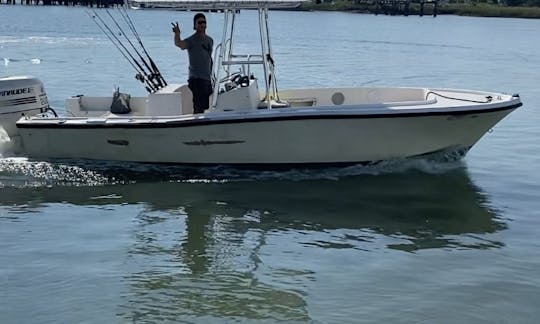 Console Mako Center de 22 pés para pesca e passeios de um dia em Folly Beach