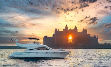 Louez un yacht de luxe Seamaster de 50 pieds à Dubaï pour un maximum de 19 personnes