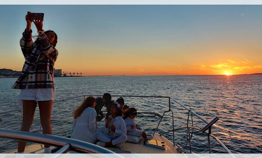 Passeios de barco inesquecíveis em Lisboa - Lazy Lisbon Cruises