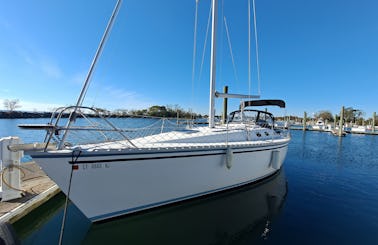 Charter Sailboat Cruiser in Stamford, Connecticut