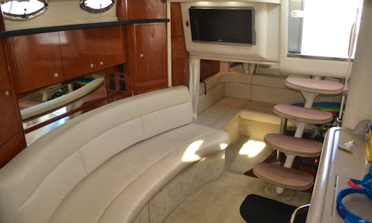 40' SeaRay Yacht Charter In Miami