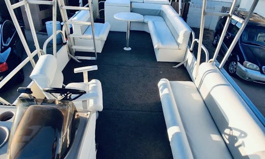 Play Craft 24ft Double Decker Tritoon in Morristown, AZ