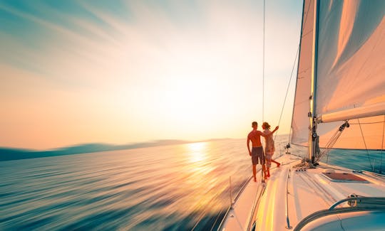 Diamond Head Sunset Sail.