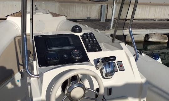 Alquiler de Capelli Tempest 775 SUN RIB 250HP en Can Pastilla, Illes Balears