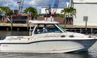 31ft Boston Whaler Conquest, cabin cruiser for Cruising in South Florida