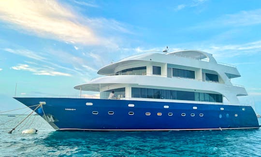 Luxury Yacht / Liveaboard Charter Maldives