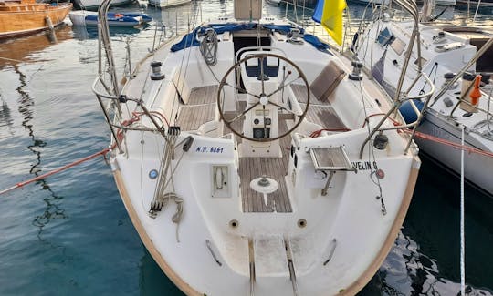 BAVARIA 38 HOLIDAY Cruising Monohull for Charter in Mulga Turkey