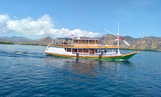 Semi Phinisi 23 Private Boat Charter in Indonesia