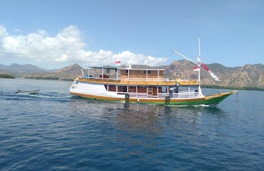 Semi Phinisi 23 Private Boat Charter in Indonesia