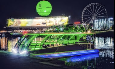 Catamaran de fête pour événements et visites touristiques à Cracovie